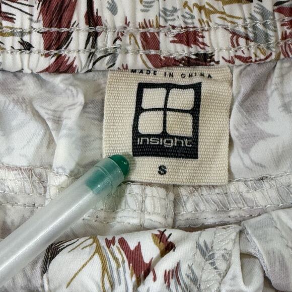 Insight Mens Shorts Sz Small Beige Red Patterned Stretch Hybrid Trunks Pockets - Picture 6 of 10